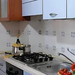 Sara House Centro - Free Private Parking Apartament